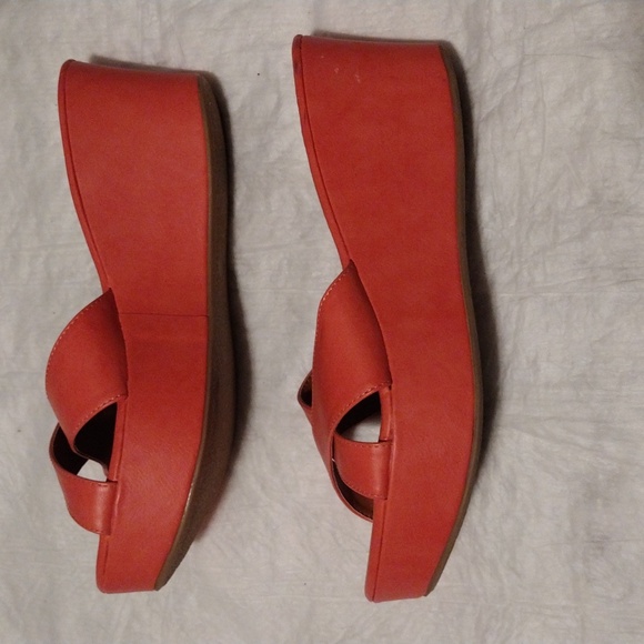 Gorgeous Sabrina hot pink strap slides size 10 - Picture 2 of 8